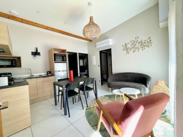 Domaine Le Vaxergues Apartment Сент-Африк Екстериор снимка