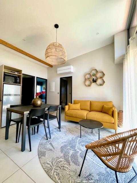 Domaine Le Vaxergues Apartment Сент-Африк Екстериор снимка